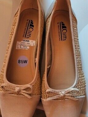 Cliffs by WHITE MOUNTAIN Women's Tan Woven Bow Ballet Flats